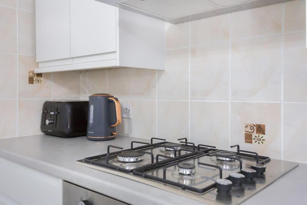 Two Bedroom In Dalston * Londra
