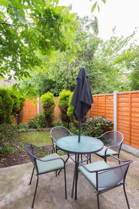 Two Bedroom In Dalston Londra